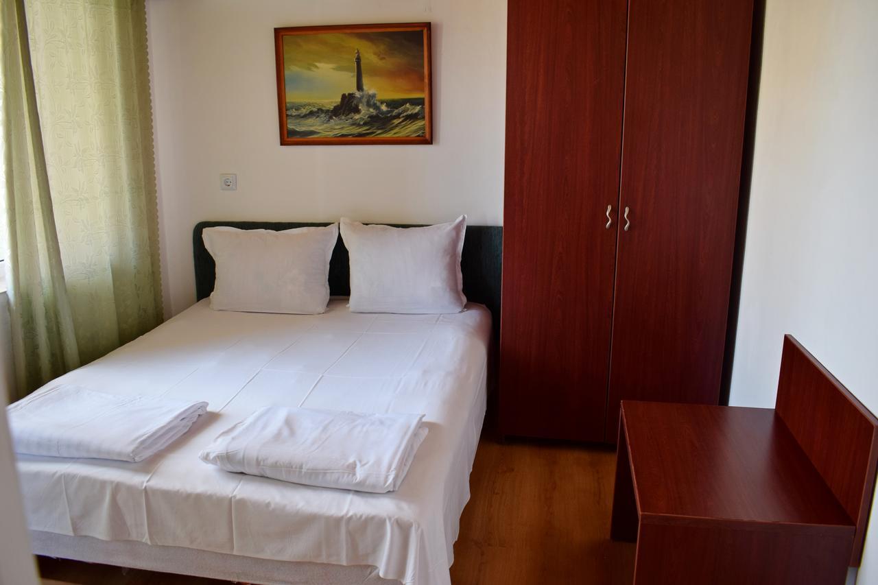 Royal Hostel Varna Exterior photo